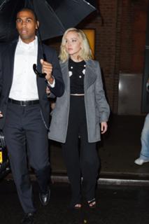 Jennifer Lawrence feet photo thumbnail