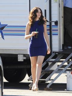 Emmy Rossum feet photo thumbnail
