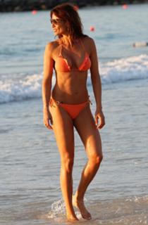 Melanie Sykes feet photo thumbnail