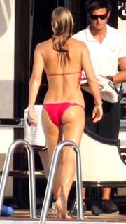 Bar Refaeli feet photo thumbnail