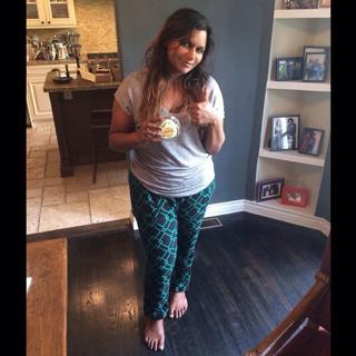 Mindy Kaling feet photo thumbnail