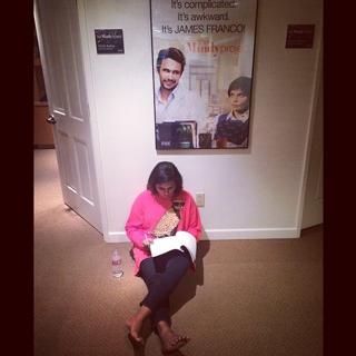 Mindy Kaling feet photo thumbnail