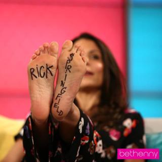 Bethenny Frankel feet photo thumbnail