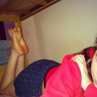 Isa Pes feet photo thumbnail