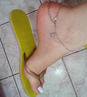 Isa Pes feet photo thumbnail
