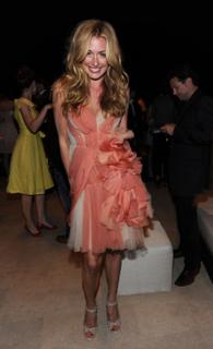 Cat Deeley feet photo thumbnail