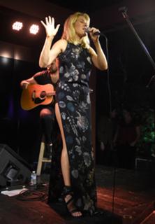 Ellie Goulding feet photo thumbnail