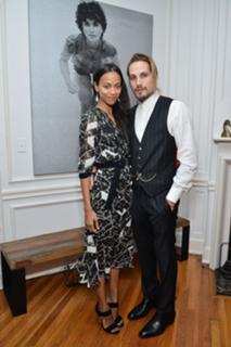 Zoe Saldana feet photo thumbnail
