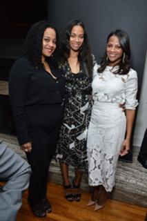 Zoe Saldana feet photo thumbnail