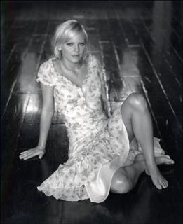 Anna Faris feet photo 5