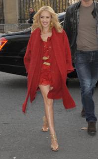 Kylie Minogue feet photo thumbnail