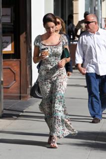 Kelly Brook feet photo thumbnail