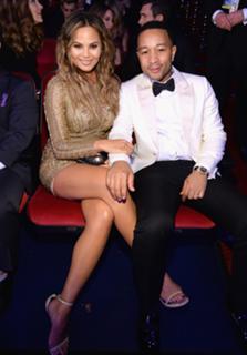 Chrissy Teigen feet photo thumbnail