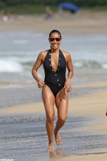 Jada Pinkett Smith feet photo thumbnail