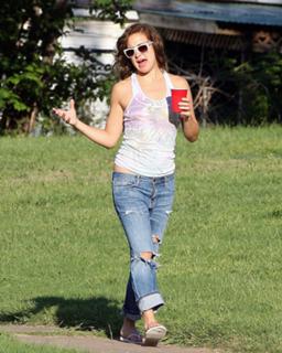 Kate Hudson feet photo thumbnail