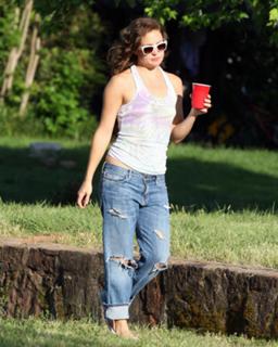 Kate Hudson feet photo thumbnail