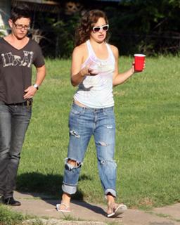 Kate Hudson feet photo thumbnail