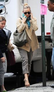 Kate Hudson feet photo thumbnail