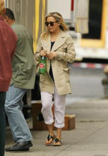 Kate Hudson feet photo thumbnail