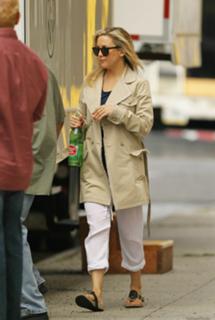 Kate Hudson feet photo thumbnail