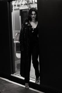 Rachel Weisz feet photo thumbnail