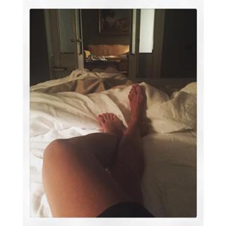 Caterina Balivo feet photo thumbnail