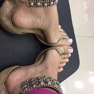 Karin Klemp feet photo thumbnail