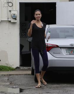 Adriana Lima feet photo thumbnail