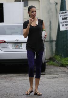 Adriana Lima feet photo thumbnail