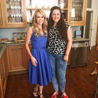 Amanda Holden feet photo thumbnail