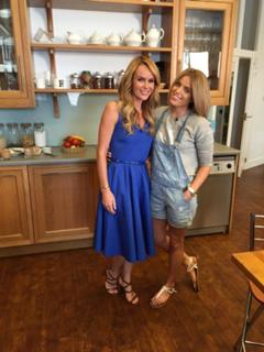Amanda Holden feet photo thumbnail