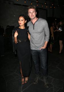 Jamie Chung feet photo thumbnail
