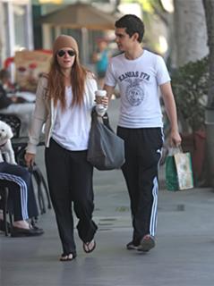 Kate Mara feet photo thumbnail