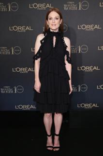 Julianne Moore feet photo thumbnail