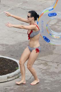 Katy Perry feet photo thumbnail