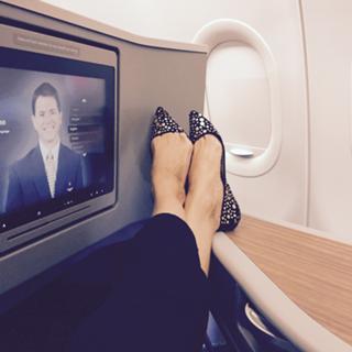 Jenna Elfman feet photo thumbnail