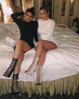 Kylie Jenner feet photo thumbnail