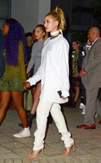 Hailey Bieber feet photo thumbnail