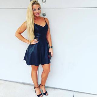 Amanda Saccomanno feet photo thumbnail