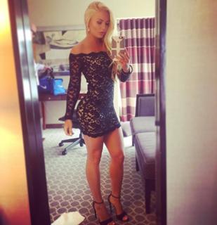 Amanda Saccomanno feet photo thumbnail