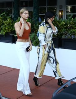 Hailey Bieber feet photo thumbnail