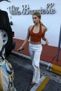 Hailey Bieber feet photo thumbnail