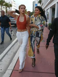 Hailey Bieber feet photo thumbnail