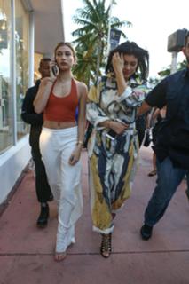 Hailey Bieber feet photo thumbnail