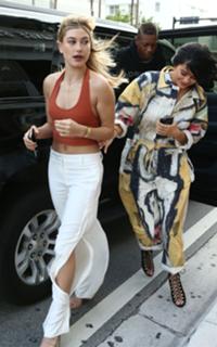 Kylie Jenner feet photo thumbnail