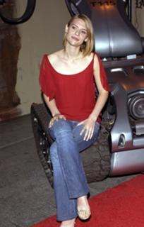 Claire Danes feet photo thumbnail
