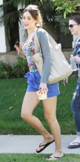 Emmy Rossum feet photo thumbnail