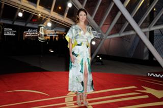 Olga Kurylenko feet photo thumbnail