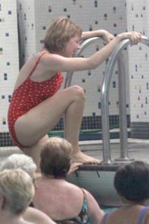 Michelle Williams feet photo thumbnail
