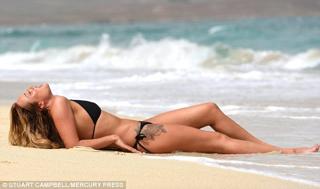 Charlotte Crosby feet photo thumbnail